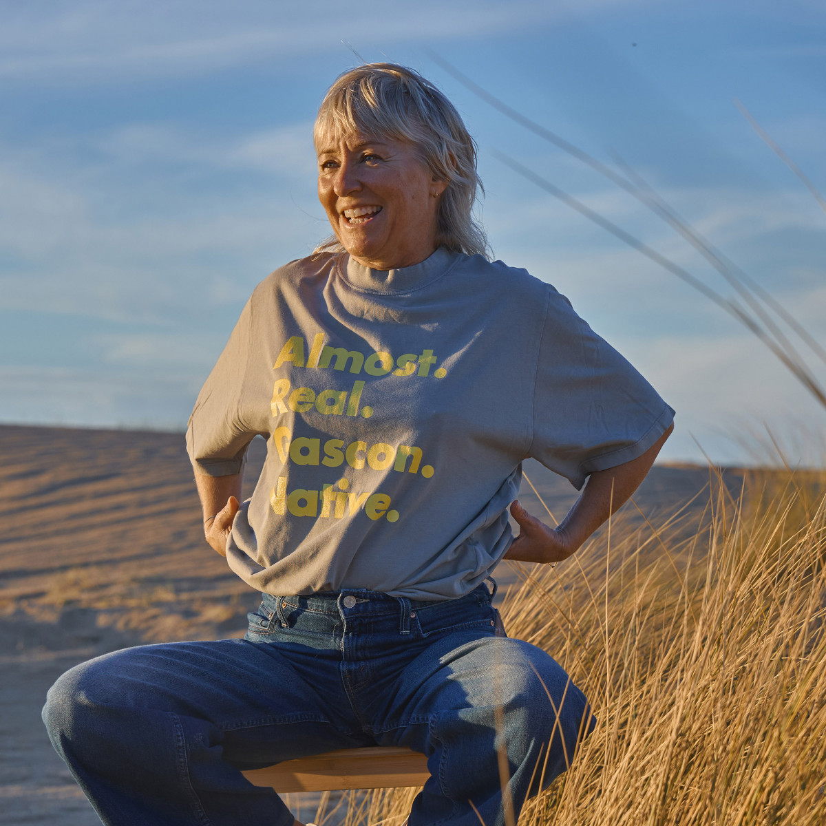 T-shirt gris/jaune "Almost"