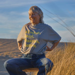 T-shirt gris/jaune "Almost"