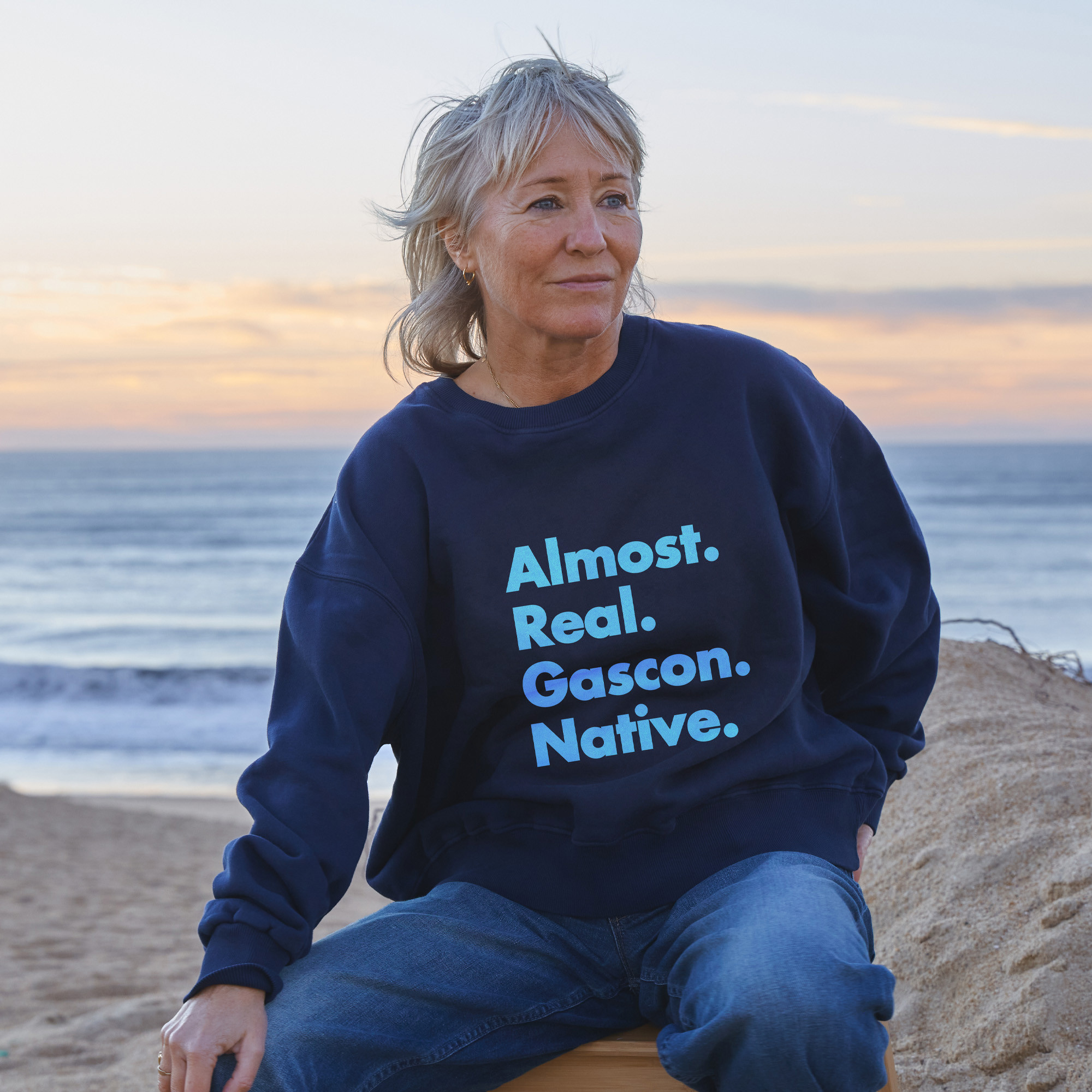 Sweat-shirt marine/bleu "Almost"